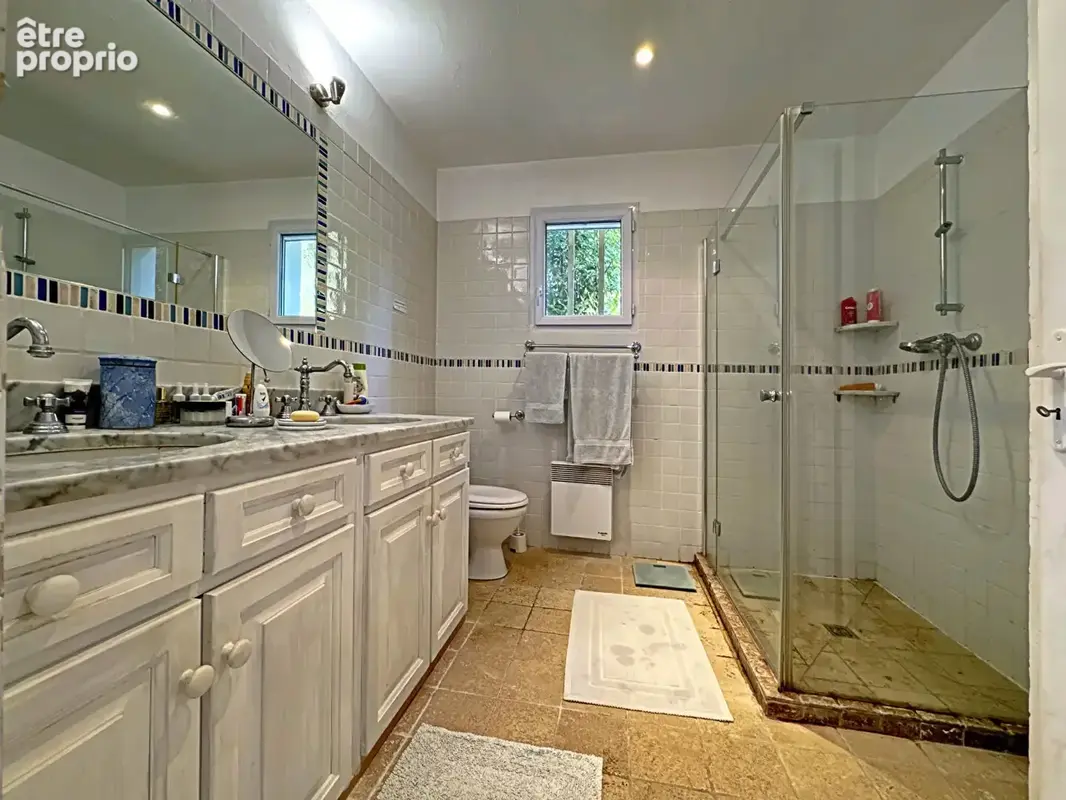LORGUES: maison de charme et caractère 4 chambres, 4500 m² de parc avec piscine - photo 10