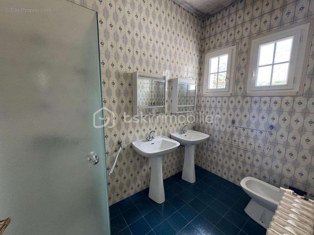 Maison à SAINT-SEURIN-SUR-L&#039;ISLE