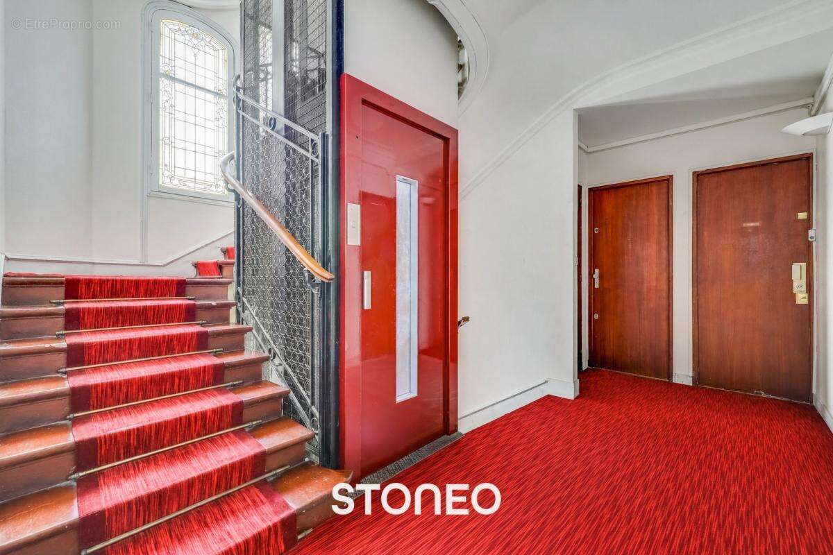 Appartement à PARIS-17E
