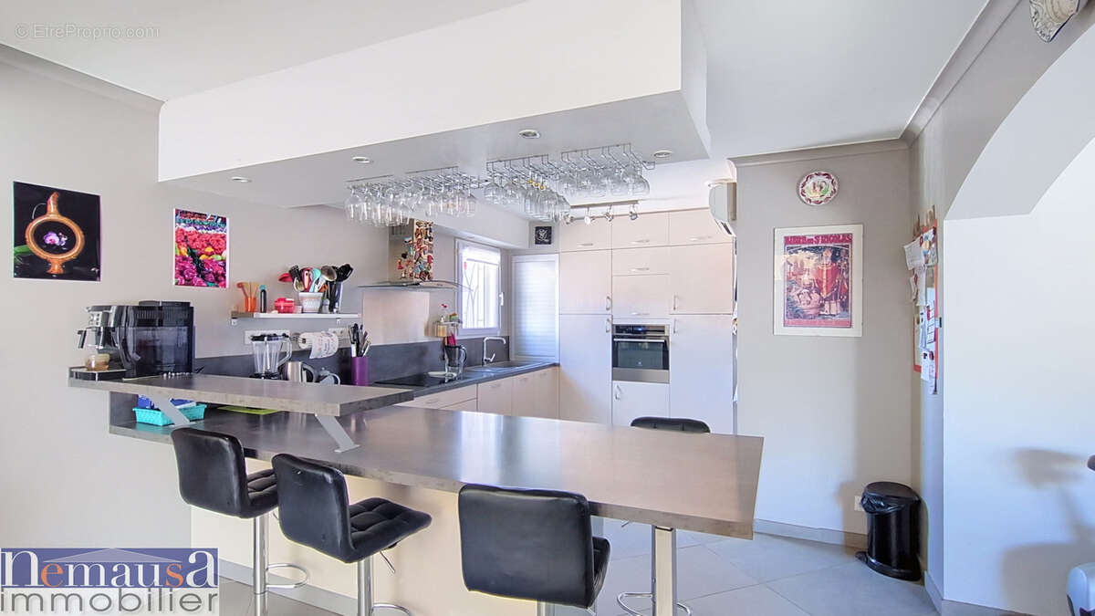 POULX, Villa contemporaine de plain-pied 156 m2, 4 chambres, Studio indépendant de 20m2, Piscine, DPE B - photo 3