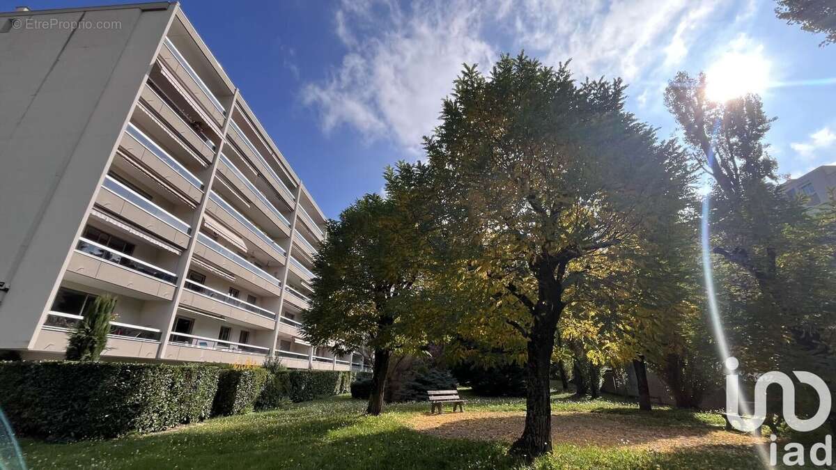 Photo 6 - Appartement à CALUIRE-ET-CUIRE
