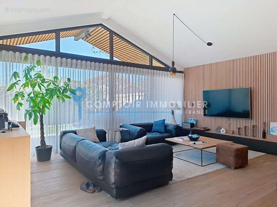 Maison à LA BUISSE