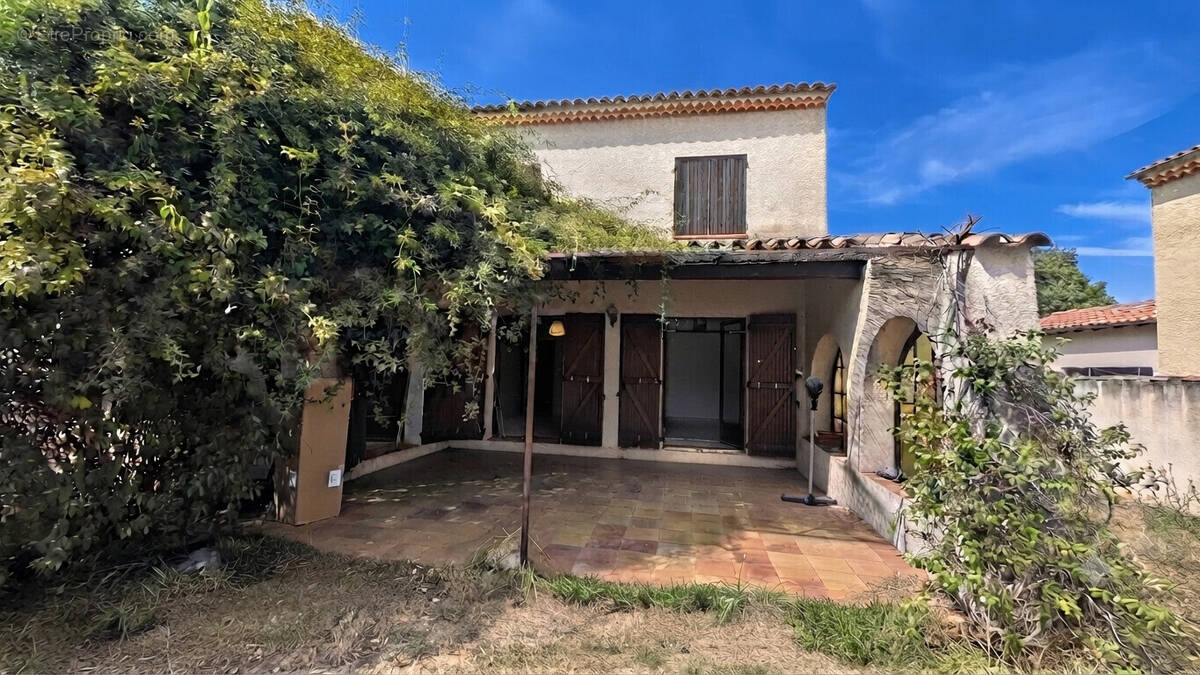 Grande villa familiale au calme au Puy Sainte Reparade - photo 1