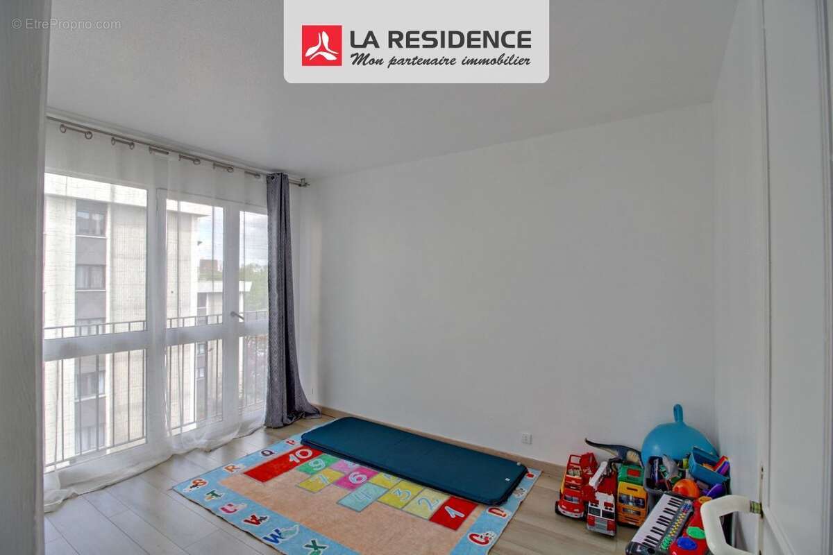 Appartement 78 m² à Les Mureaux  - photo 4
