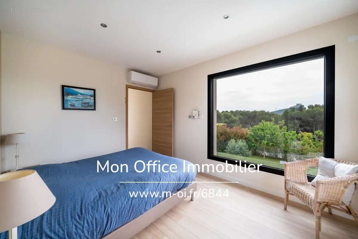Référence : 6844-AUS - Maison contemporaine 201m² avec piscine - Ventabren - photo 11
