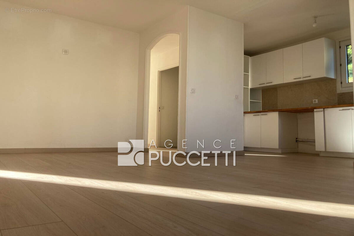 Appartement à VENCE