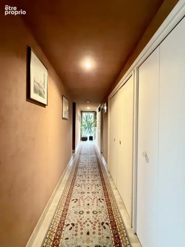 Secteur du Halage  Propriété d'exception de 465 m2 à réinventer sur 1 600 m2 de terrain - photo 5