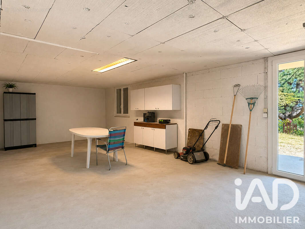 Maison 91 m² à Saint-Marcel-Les-Sauzet  - photo 9