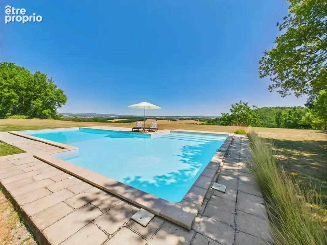 Charmante Ancienne Propriété de Vigneron avec 33 Hectares, Vues Panoramiques et Lac - photo 3