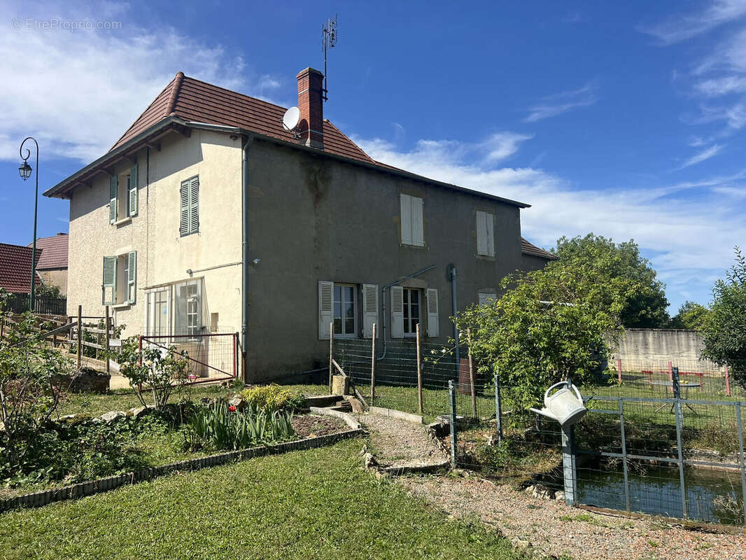Photo 5 - Maison à SAINT-CHRISTOPHE-EN-BRIONNAIS