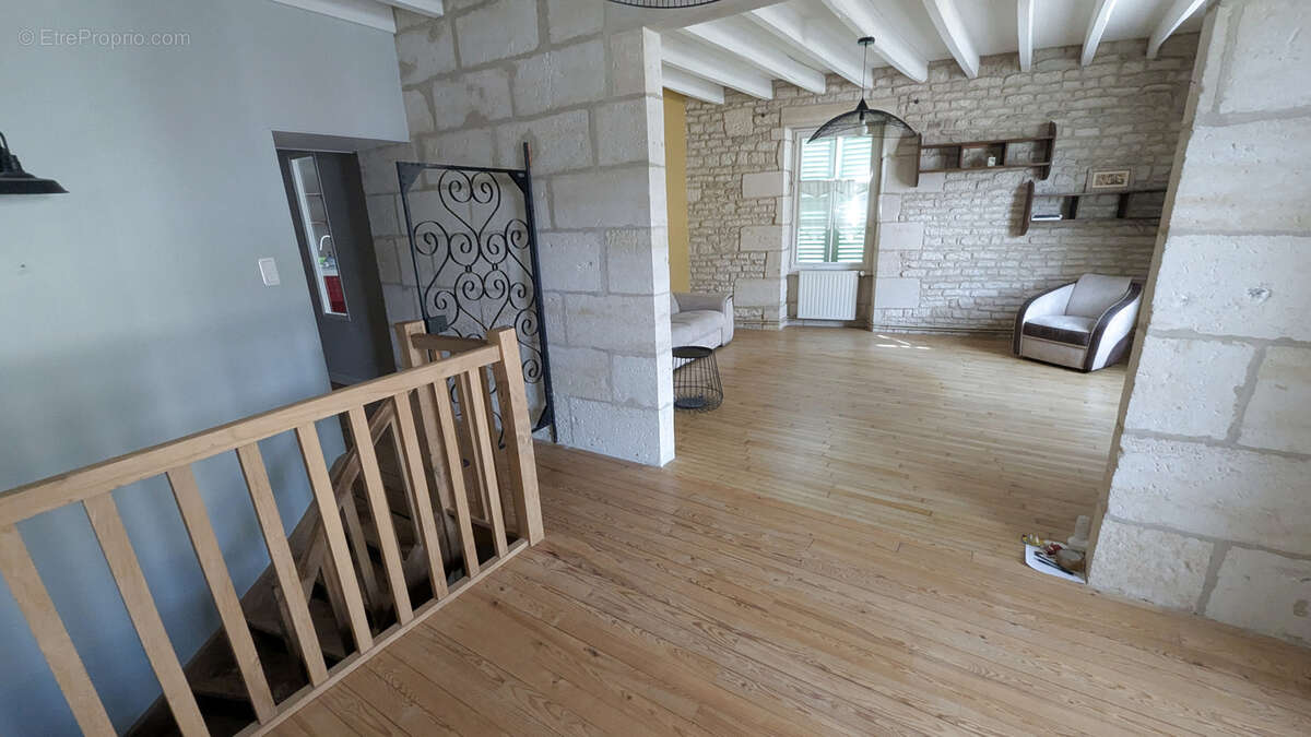 Maison à MAGNE