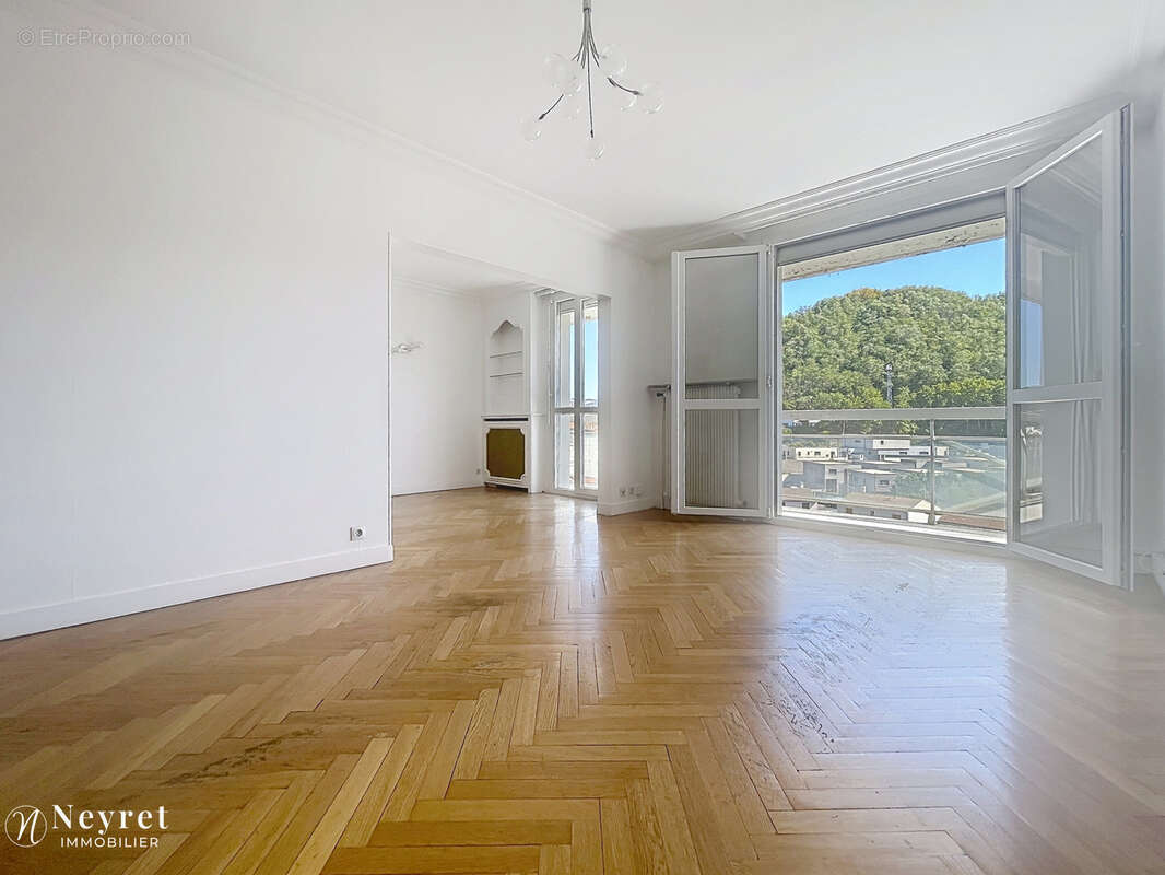 Appartement à SAINT-ETIENNE
