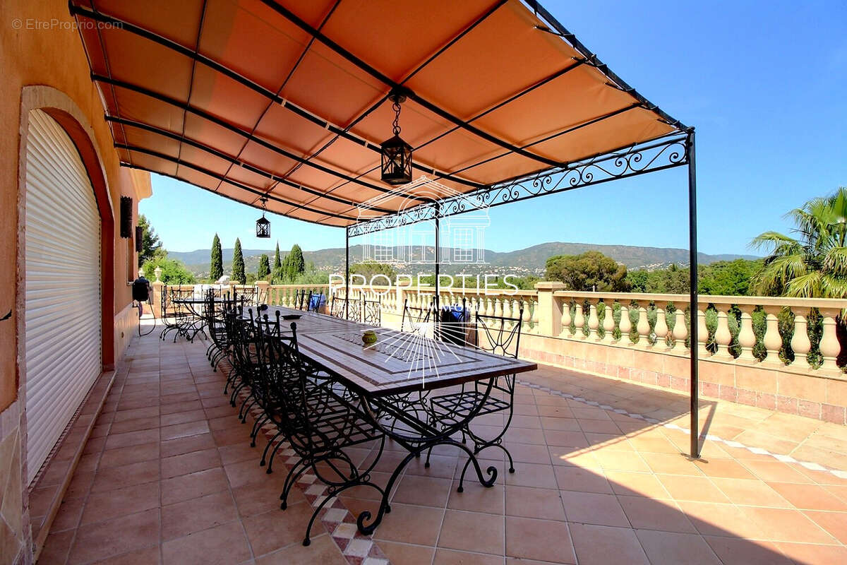 Maison à BORMES-LES-MIMOSAS