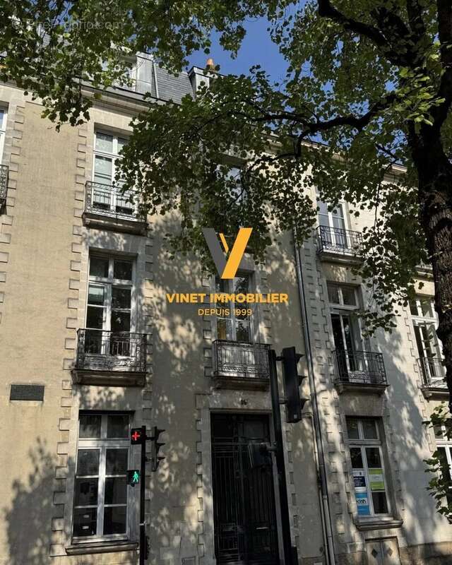 NANTES Boulevard Guist'hau Grand appartement familial. Volumes rares - photo 2