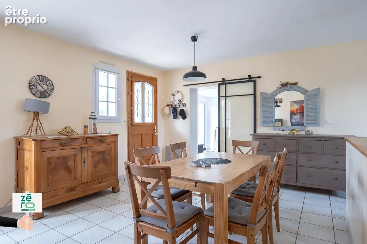 Maison 5 pièces de 113 m2 avec jardin, terrasse et dépendance à angles, proche de la tranche-sur-mer et des pl - photo 4