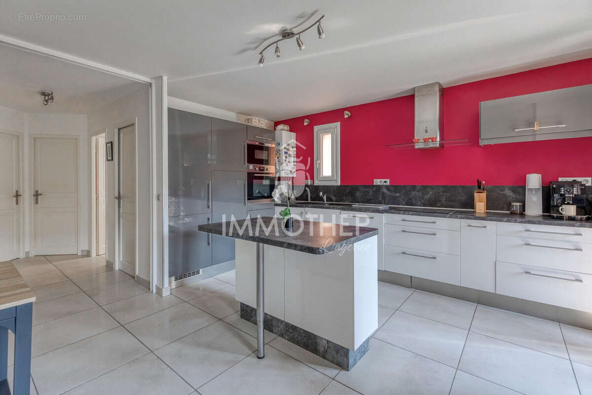 Appartement 79 m² à Eybens  - photo 5
