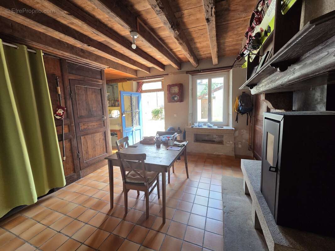 Appartement 105 m² à Arrenes  - photo 2