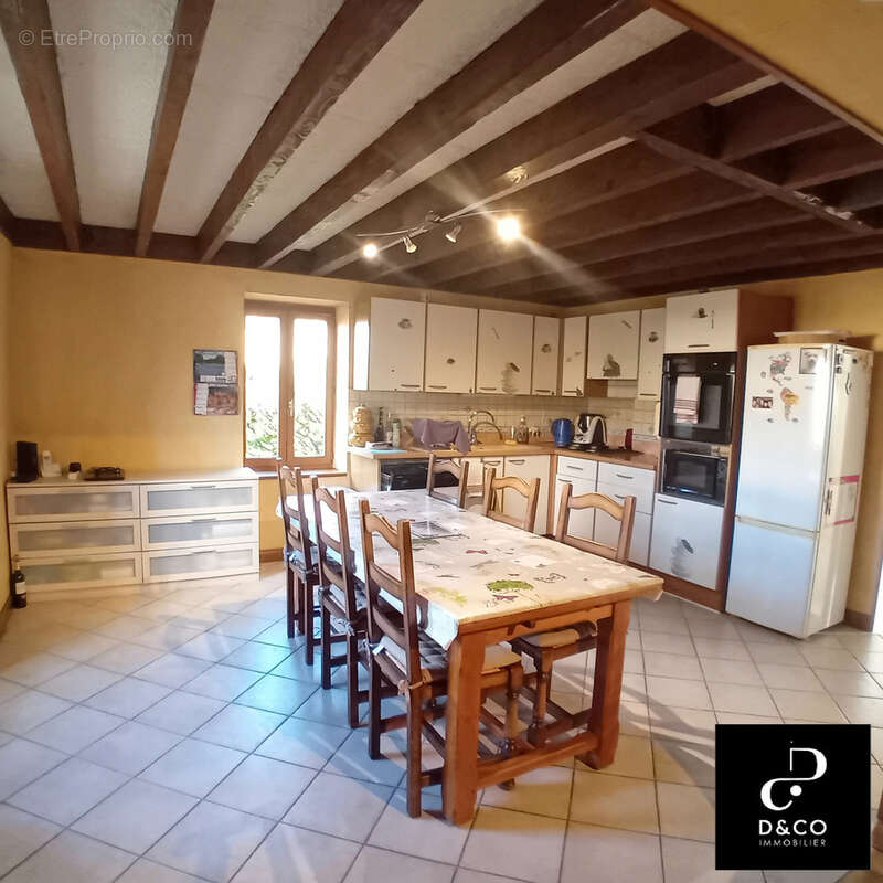 Maison à LA ROCHE-VINEUSE