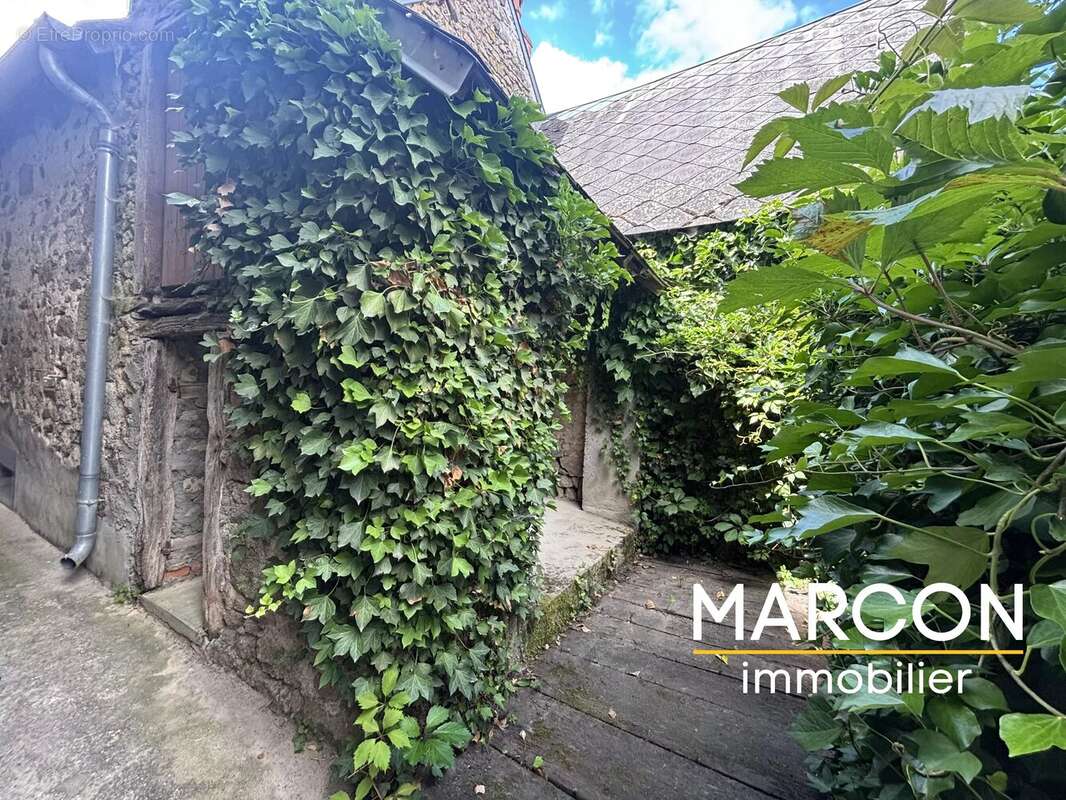 Maison à BENEVENT-L'ABBAYE