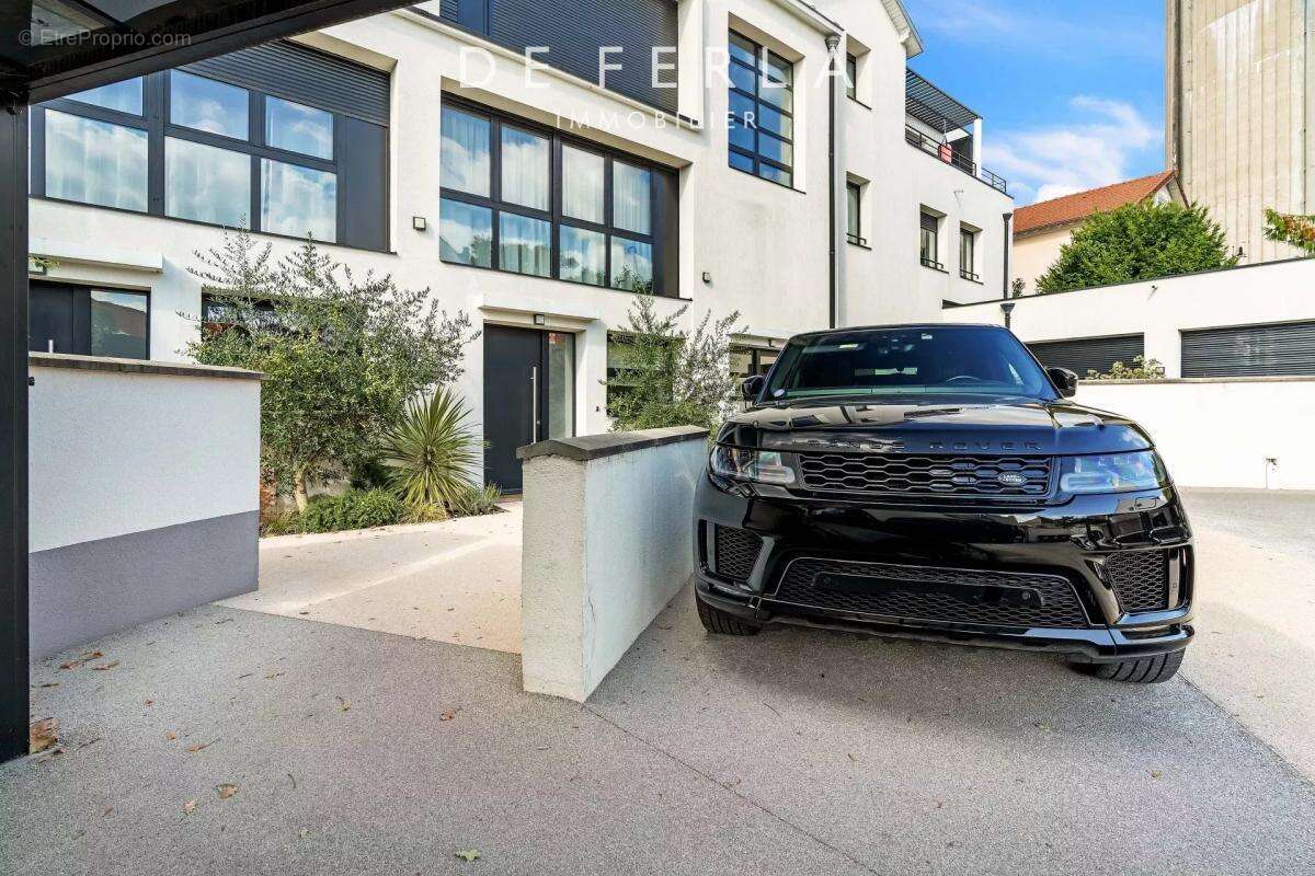 Maison à SAINT-MAUR-DES-FOSSES