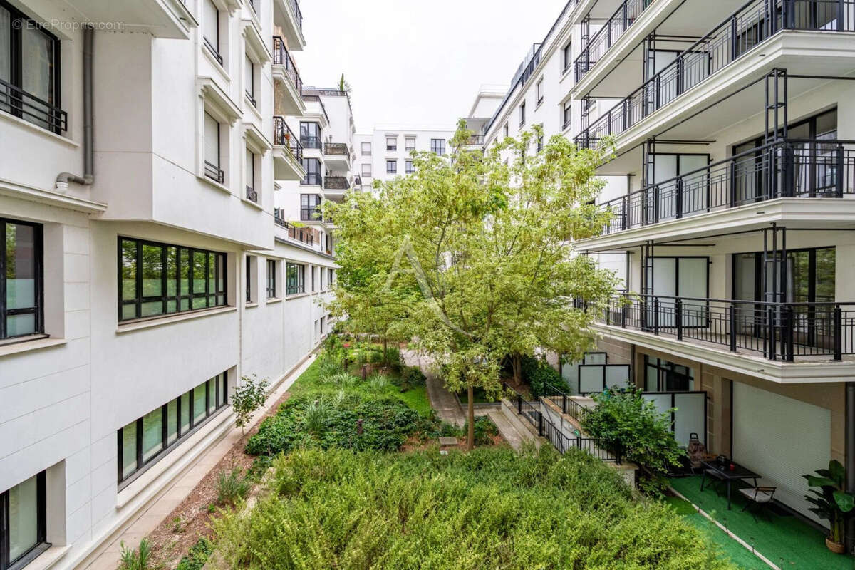 Suresnes - Résidence Sisley - Appartement 3 pièces 69m² - Parking en sus - photo 9
