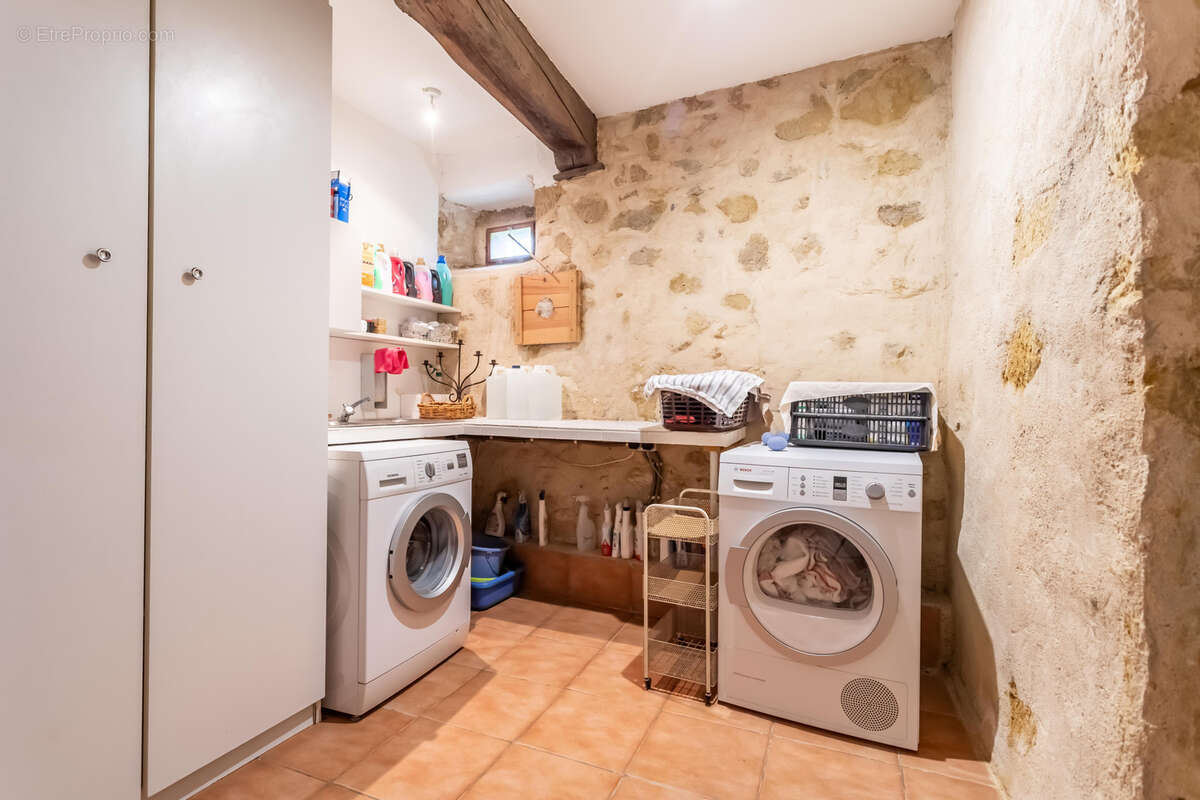 Maison à CHARLAS