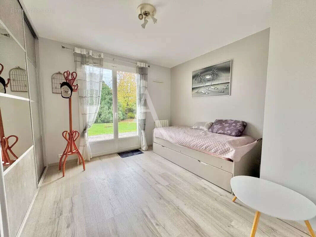 Maison à CHEVRY-COSSIGNY