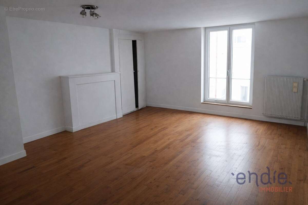 Appartement à SALINS-LES-BAINS