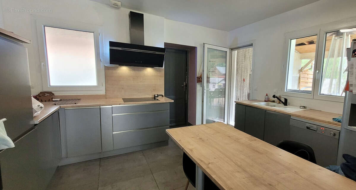 Maison 184 m² à Artix  - photo 3