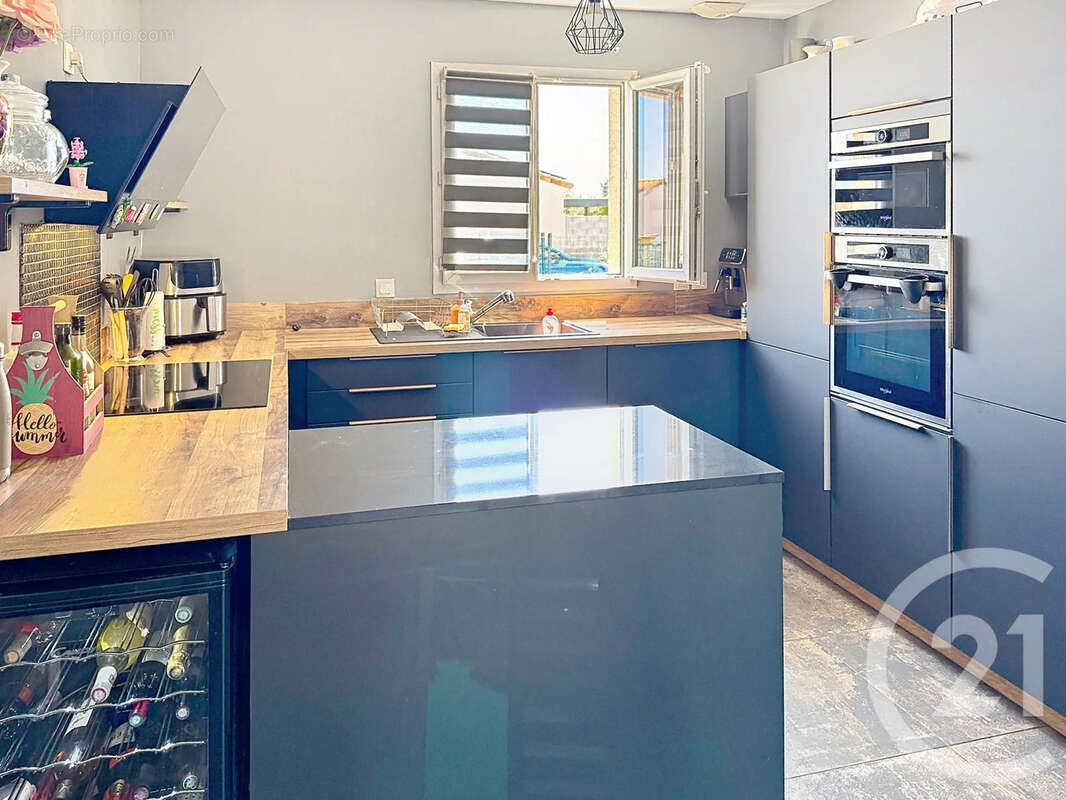 Maison 81 m² à Saint-Saturnin  - photo 4