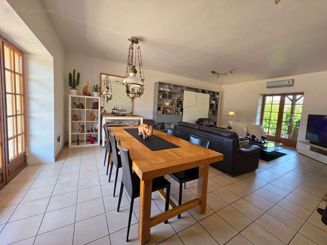 Maison à CUISERY