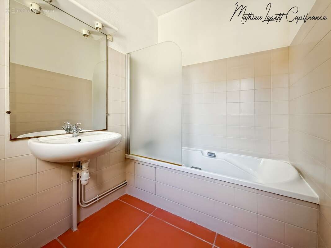  À VENDRE – Maison familiale de 159 m² avec 5 chambres et dépendance – PÉRIGUEUX (Quartier Hôpital) - photo 13
