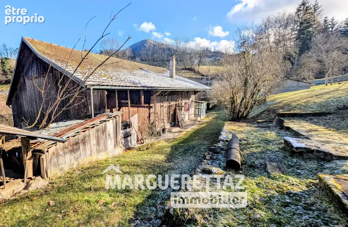 Ancienne bâtisse à rénover sur 4884m² de terrain (Zone N) - photo 4