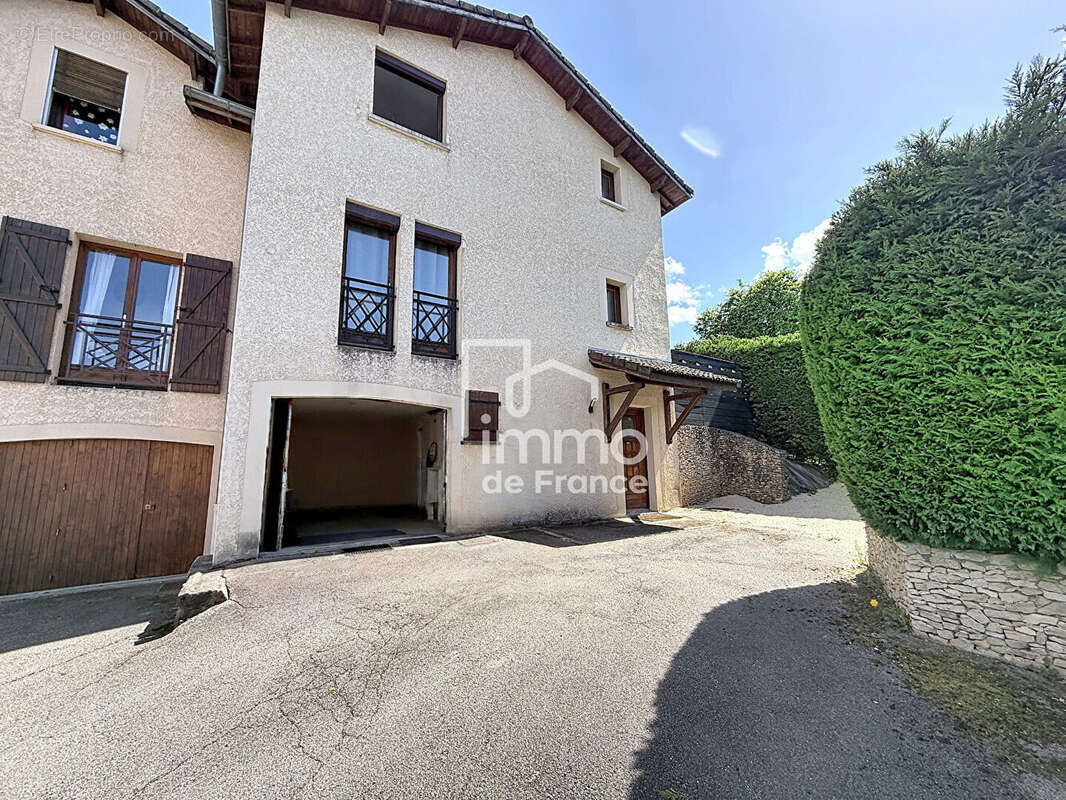 Maison à OYONNAX