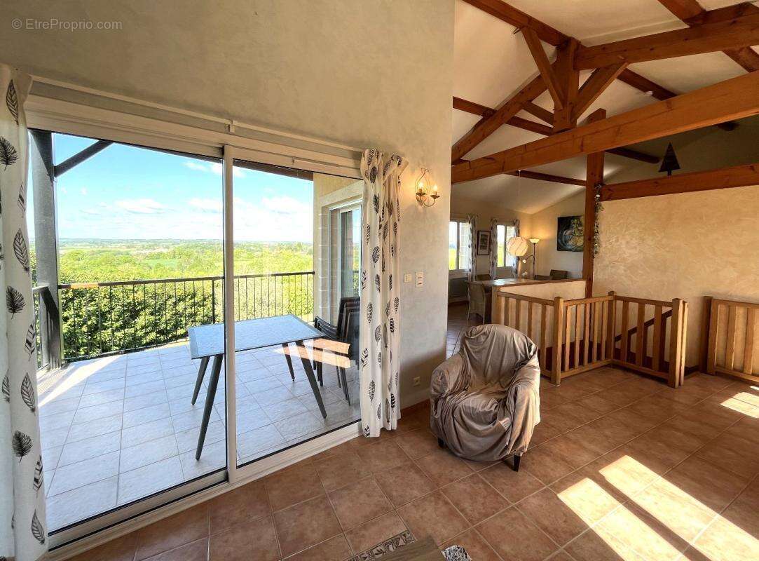 Maison à LES ESSARDS