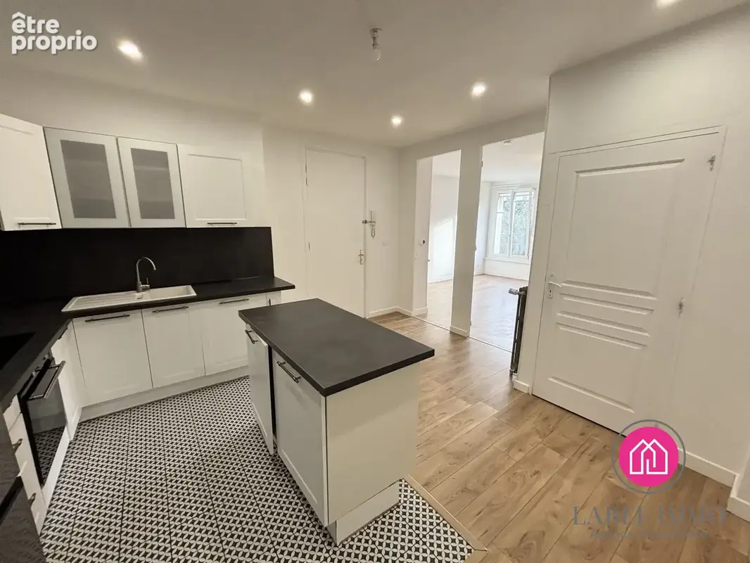 Appartement 3 pièces 92 m² à vendre à Valenciennes (59300) - photo 3