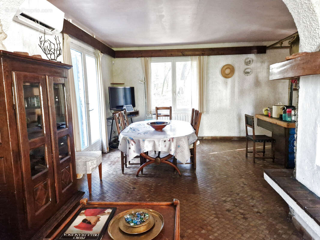 Maison à SALINELLES