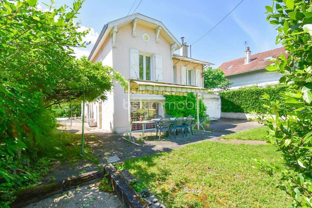 Maison à ECHIROLLES