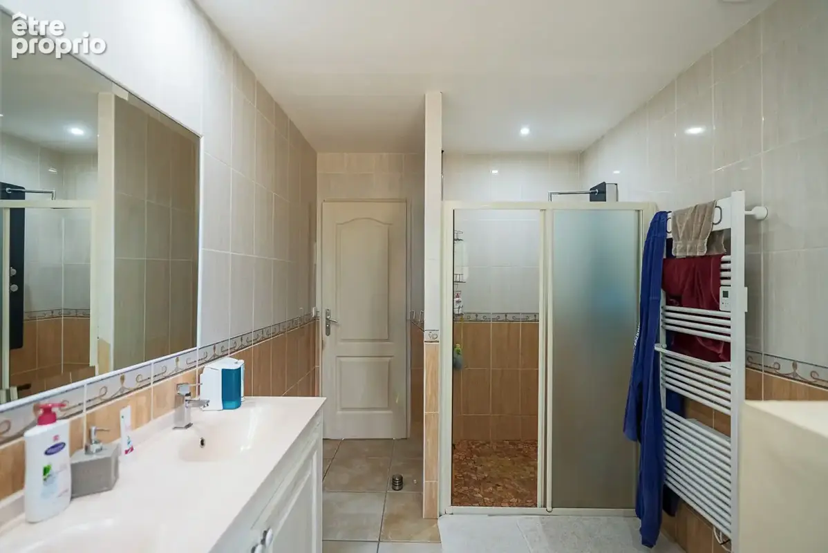 CARCASSONNE - CAUX-ET-SAUZENS  - Villa T5 194m² (149m² hab.) avec piscine, pool house, garage et vaste jardin arboré - photo 15