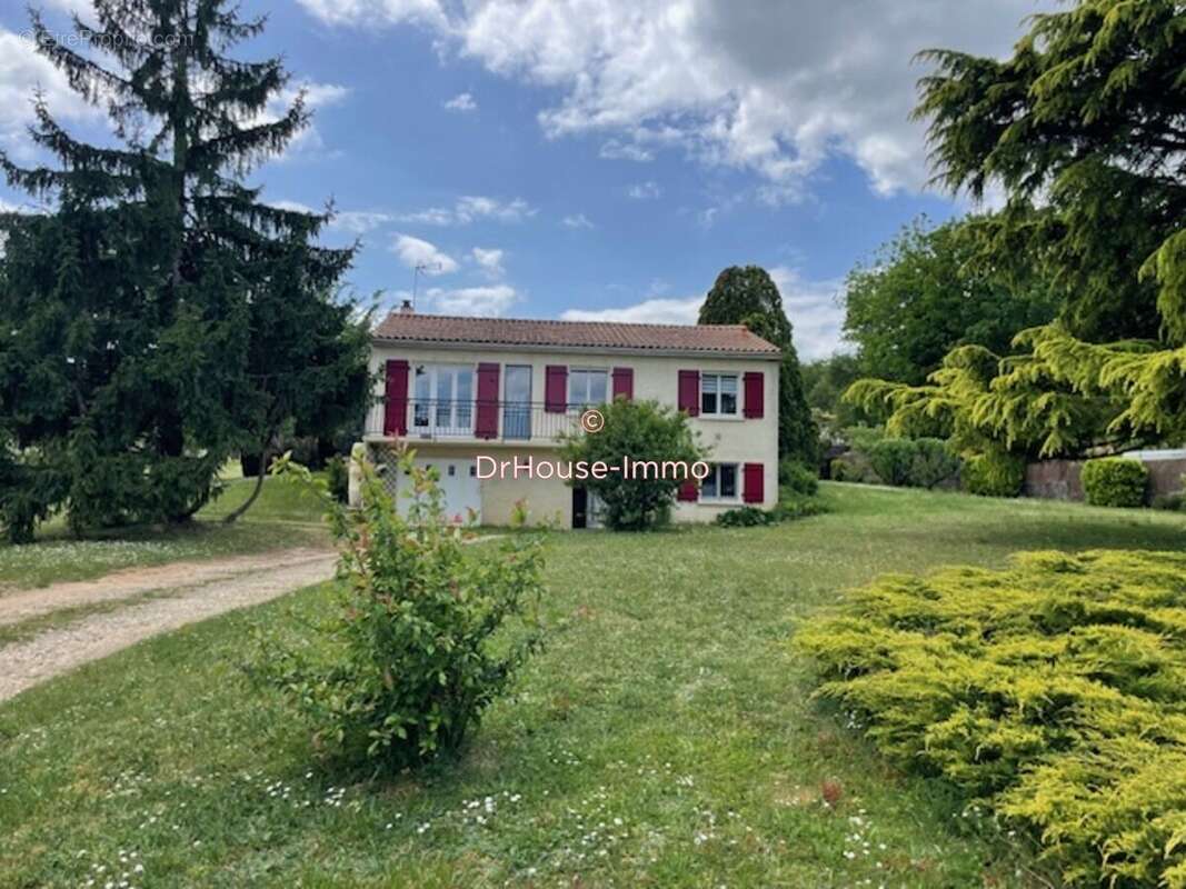 Maison à MOUTHIERS-SUR-BOEME