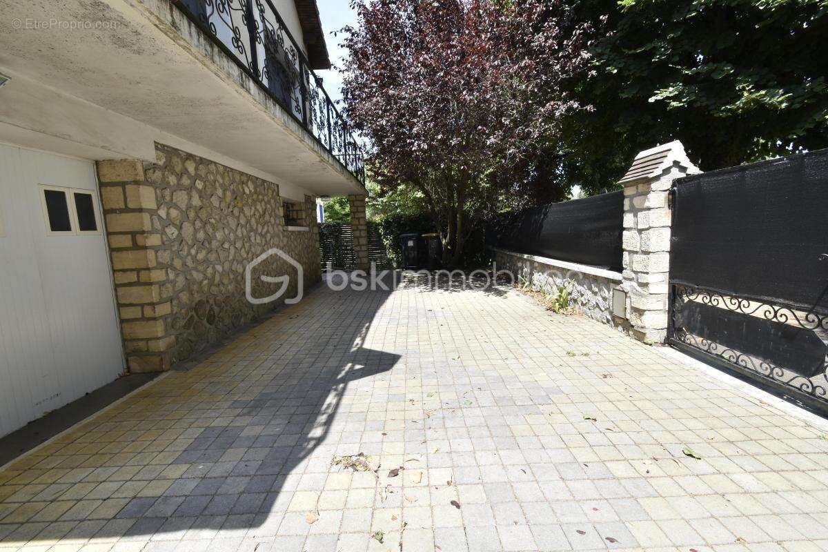 Maison familiale d'environ 135 m² – 4 chambres – Sous-sol total – Jardin clos – Étréchy - photo 25
