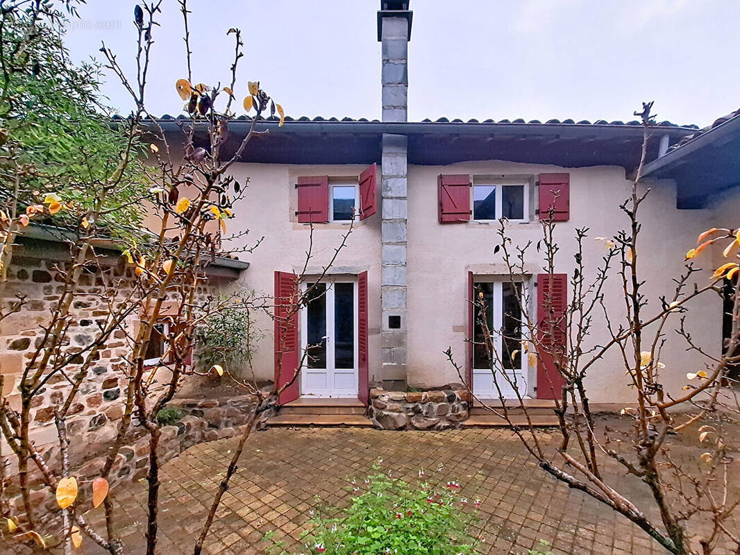Maison à LA CHAPELLE-DE-GUINCHAY