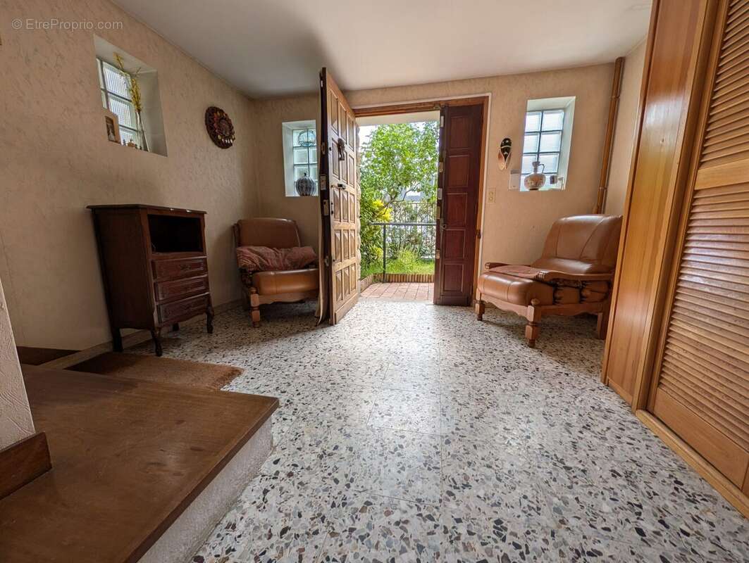 Maison à LES CLAYES-SOUS-BOIS