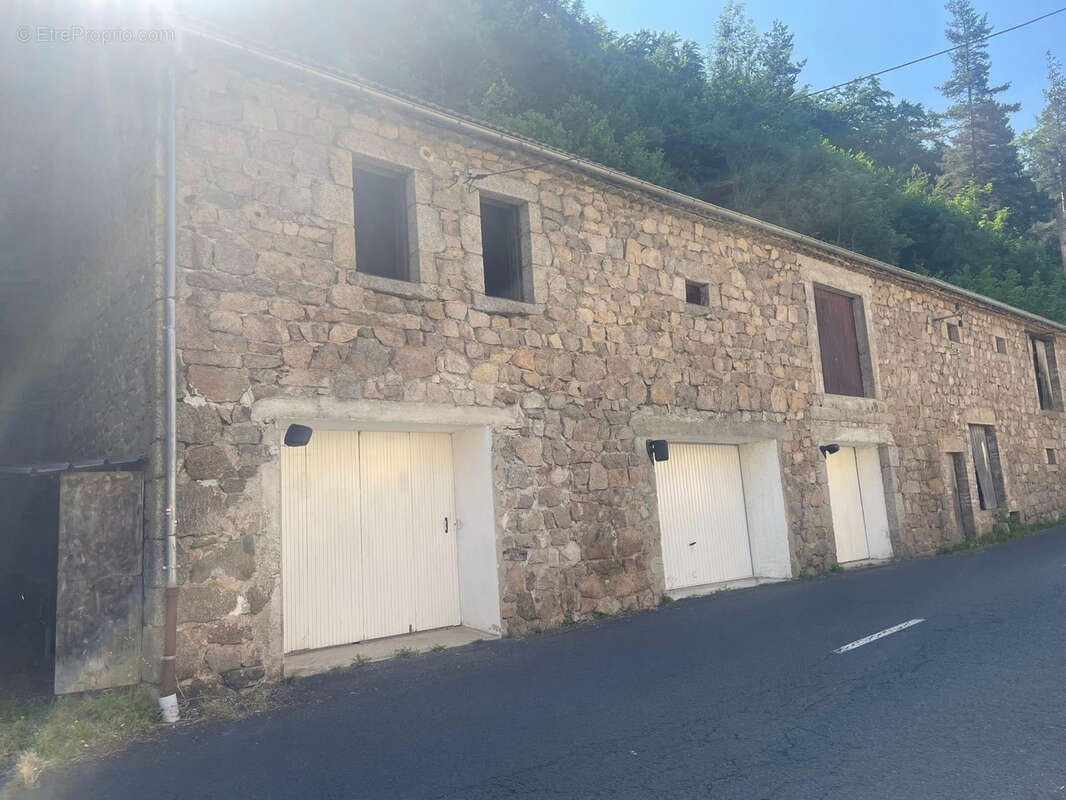 Jolie maison de village avec garages et terrain de 1000 m2 - photo 12