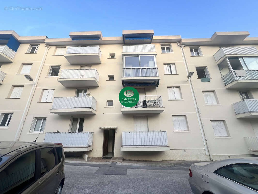 T2 lumineux avec balcon et parking, à quelques minutes à pied des plages - photo 11