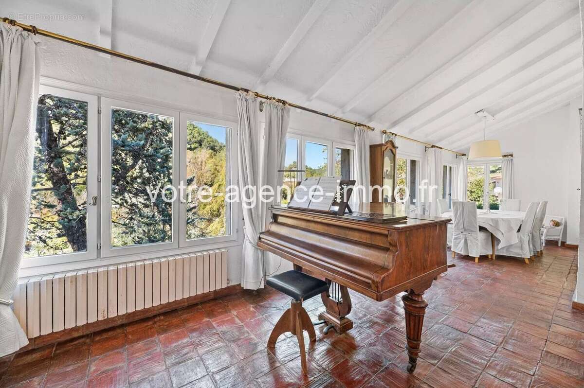 Maison à TOURRETTE-LEVENS