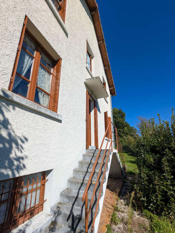 Maison à LADINHAC