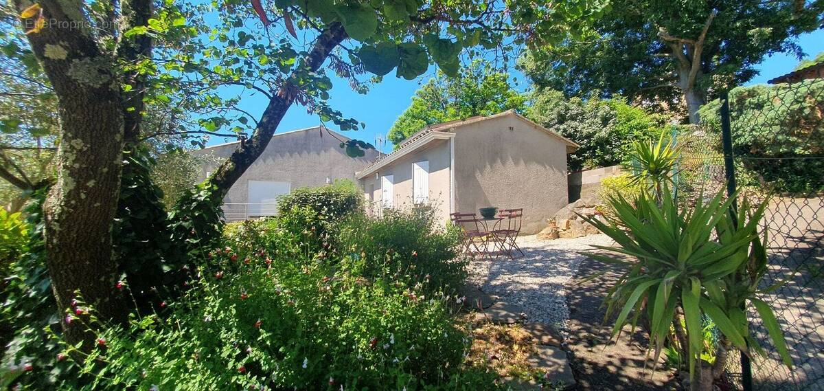 Photo 1 - Maison à COLOMBIERES-SUR-ORB