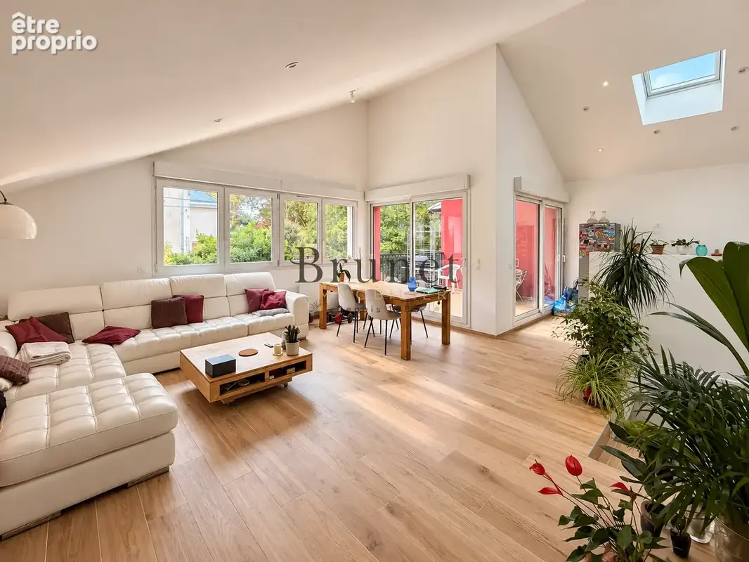 Photo Maison à Saint-Maur-Des-Fosses au prix de 670 000€