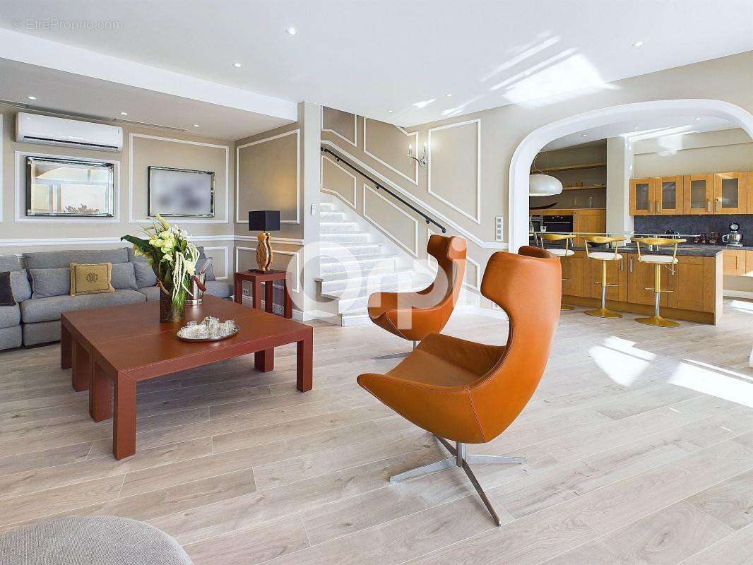 Maison à MANDELIEU-LA-NAPOULE